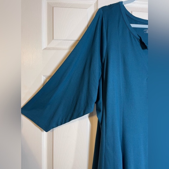 LANE BRYANT Women's Plus Size 3/4" Sleeve Swing
Top Size 26/28 - Picture 3 of 5